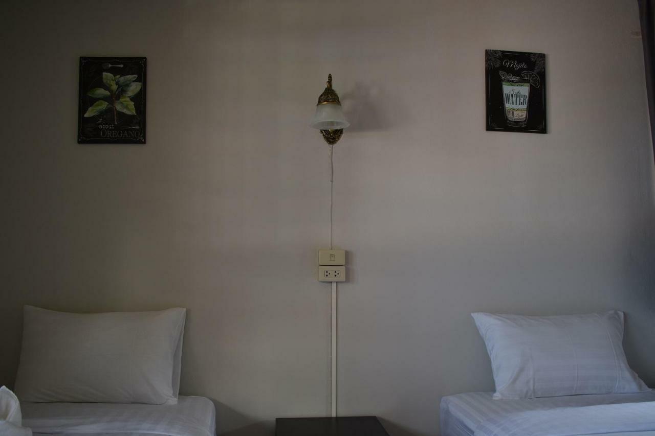 Maya Bed And Food Hostel Chiang Mai Exterior foto